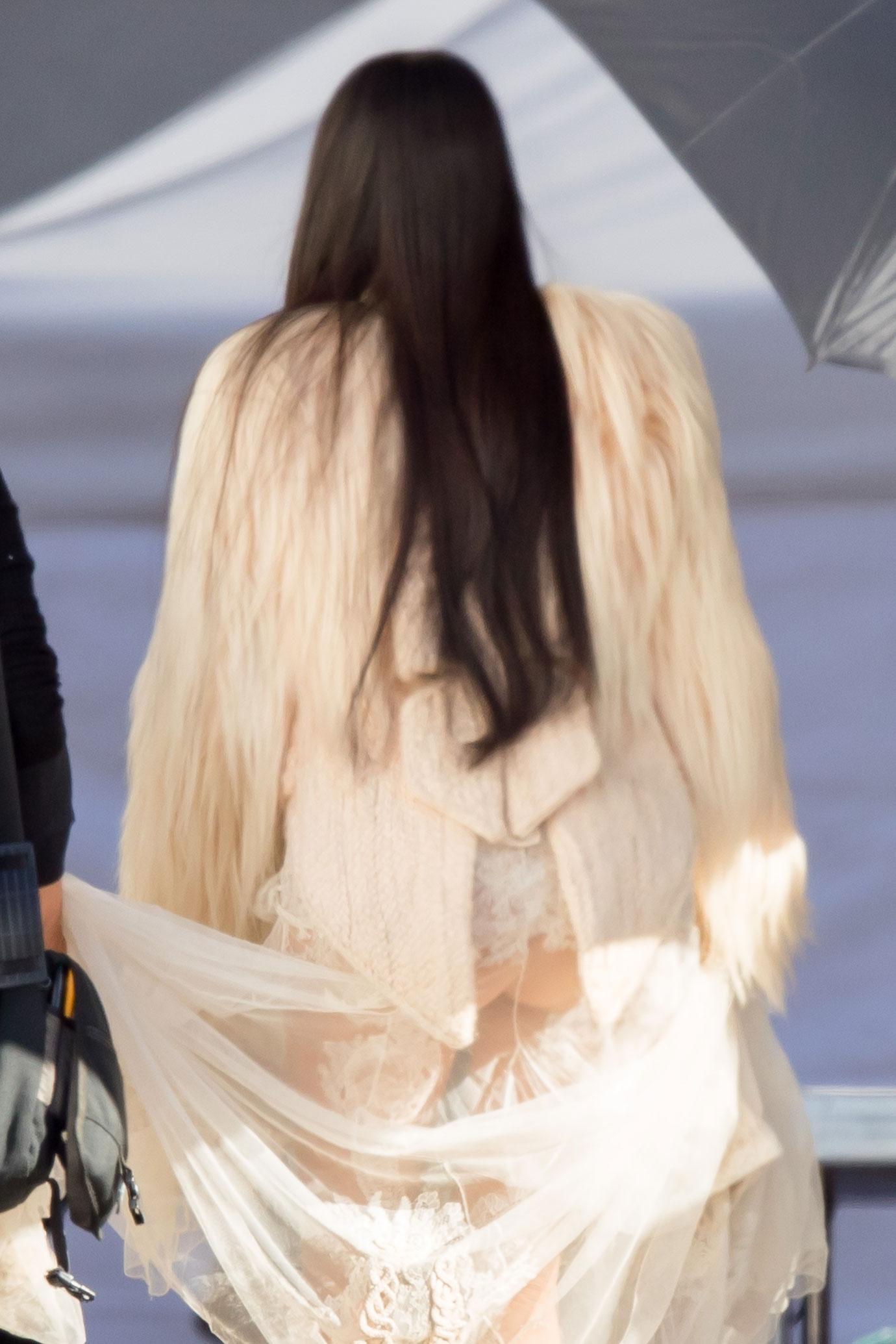 //kim kardashian sheer dress butt oceans eight