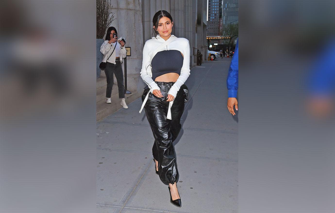 //kylie jenner diet post pregnancy body