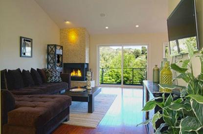 //david cook sells la home x_px