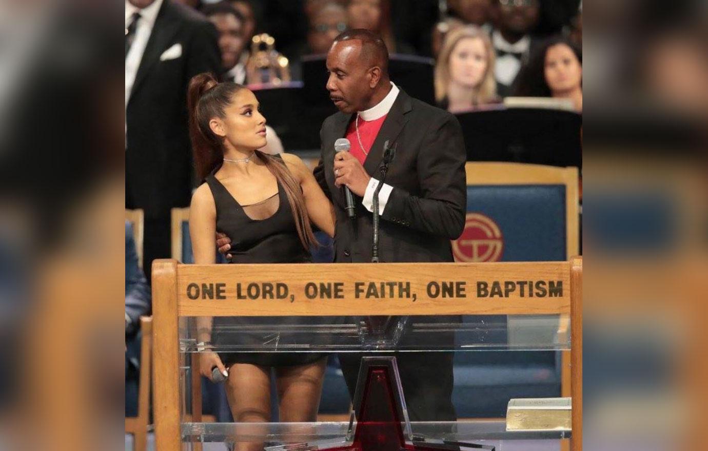 Ariana Grande Groped Boob Minister Aretha Franklin Funderal