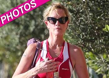 //pp_melaniegriffith_yoga