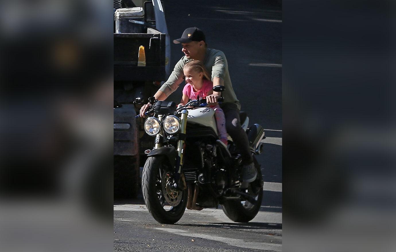 //jeremy renner daughter motorcycle no helmet