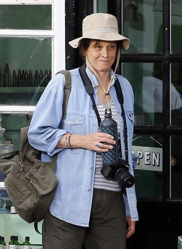 //sigourney weaver no makeup photos