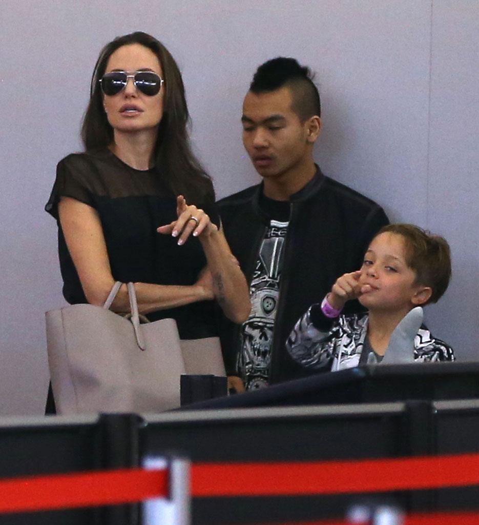 Angelina Jolie Scary Skinny Arms Legs Airport NYC