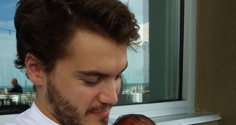 //emile_hirsch_baby_son_valor