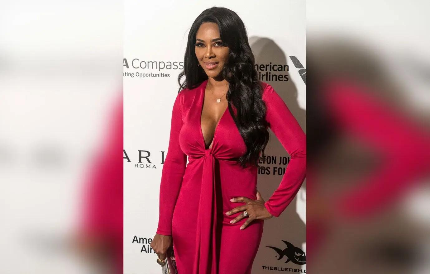 kenya moore solo