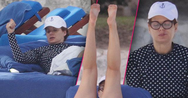 //debra messing bikini sunbathing mexico