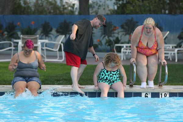 Mama June & Family Hotel Pool