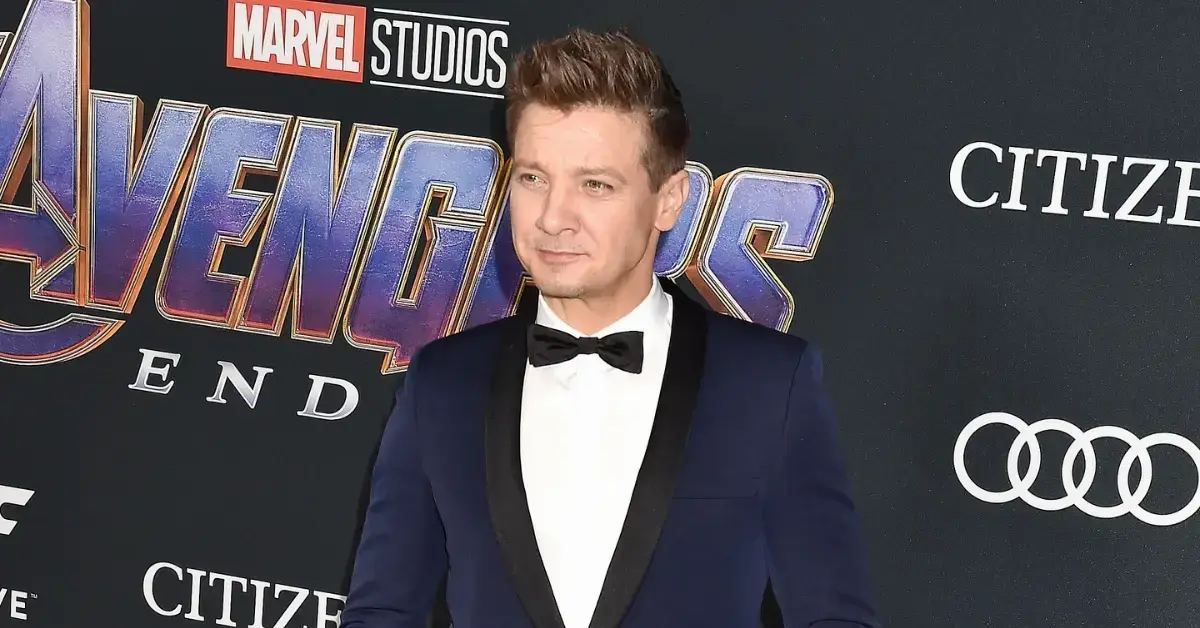 jeremy renner  call torso crushed difficulty breathing plowing accident pp