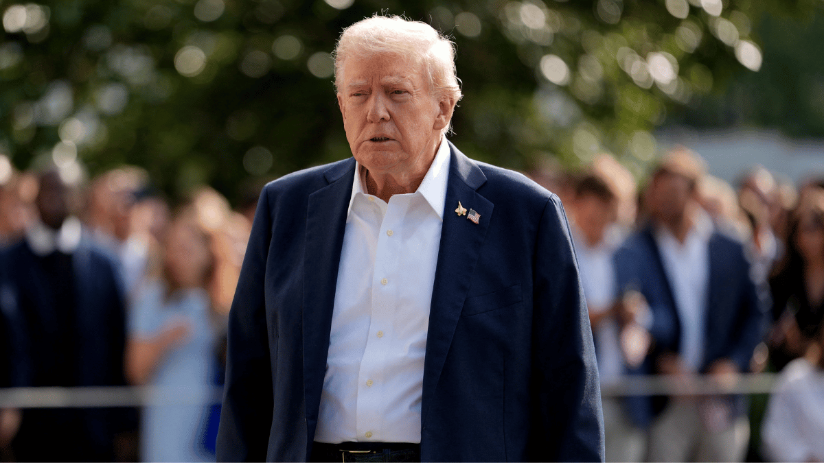 Donald Trump reportedly appeared to smile after Hokit's insult.