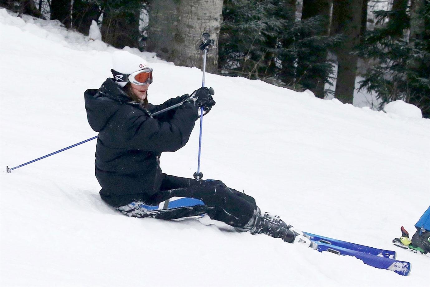 //Bella Hadid skiing fall