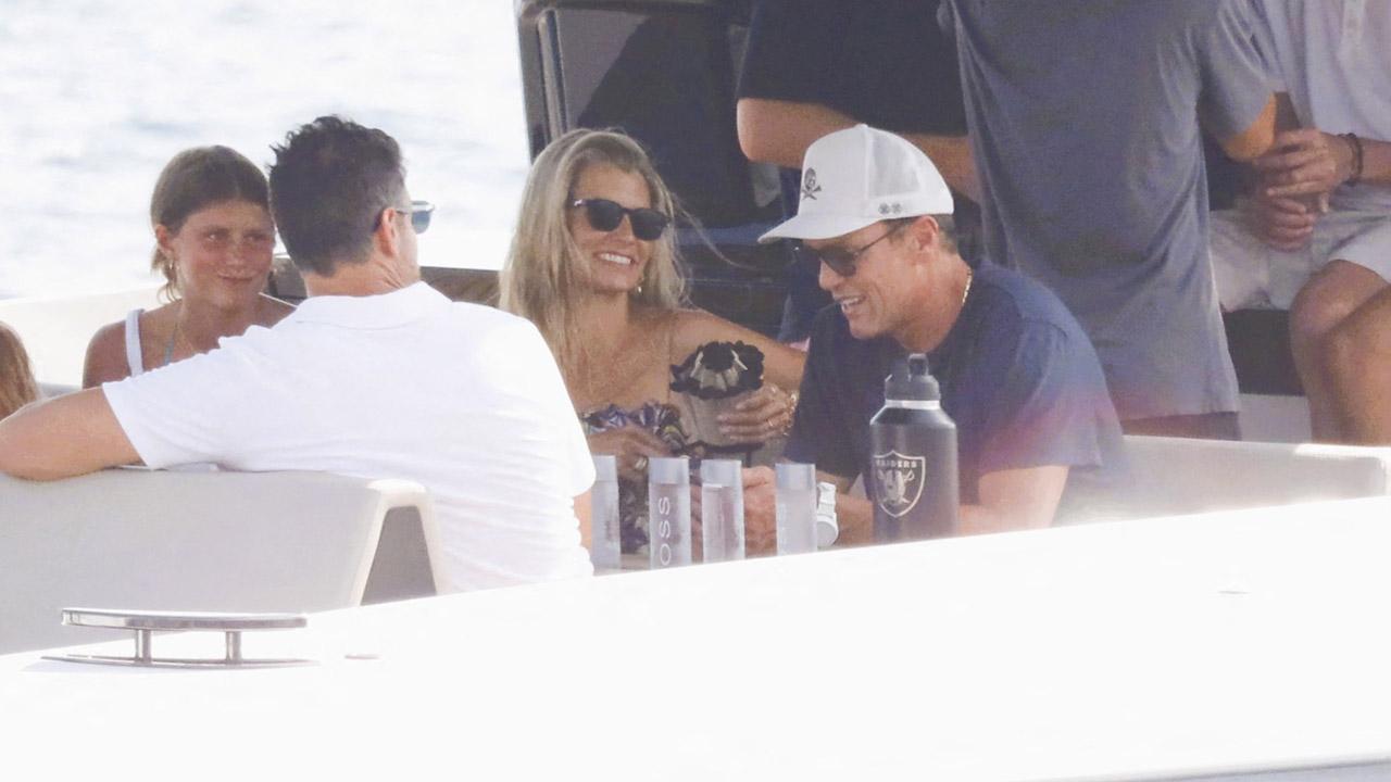 Photo of Tom Brady and mystery woman
