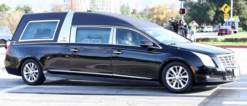 Carrie Fisher Debbie Reynolds Funeral Cemetery Billie Lourd Arrivals