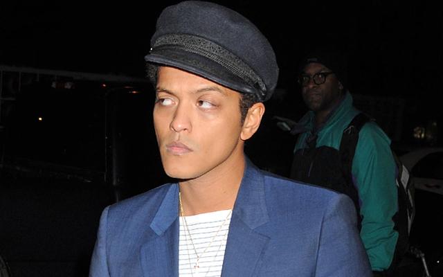 Diva! Bruno Mars Curses Out Fans For Getting 'Too Close' During Super ...