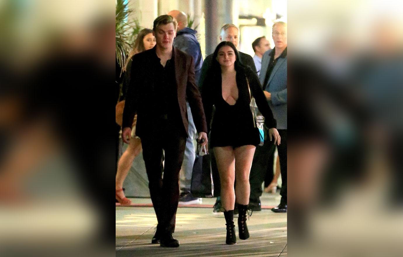 //Ariel Winter Boobs Cleavage Boyfriend Date