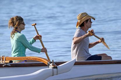 //kevin bacon kyra sedgwick canoe maui