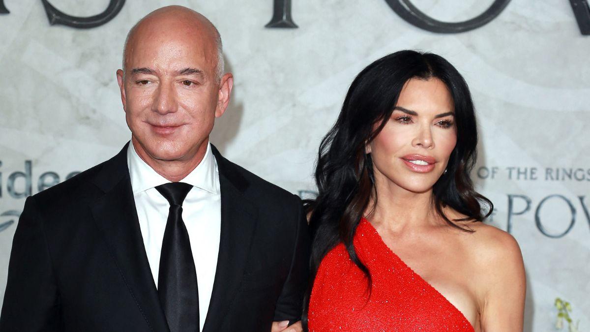 Photo of Lauren Sánchez and Jeff Bezos
