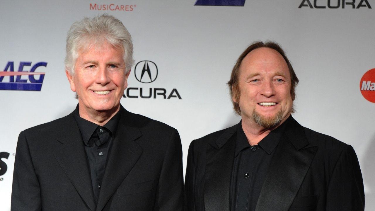 Photo of Graham Nash and Stephen Stills