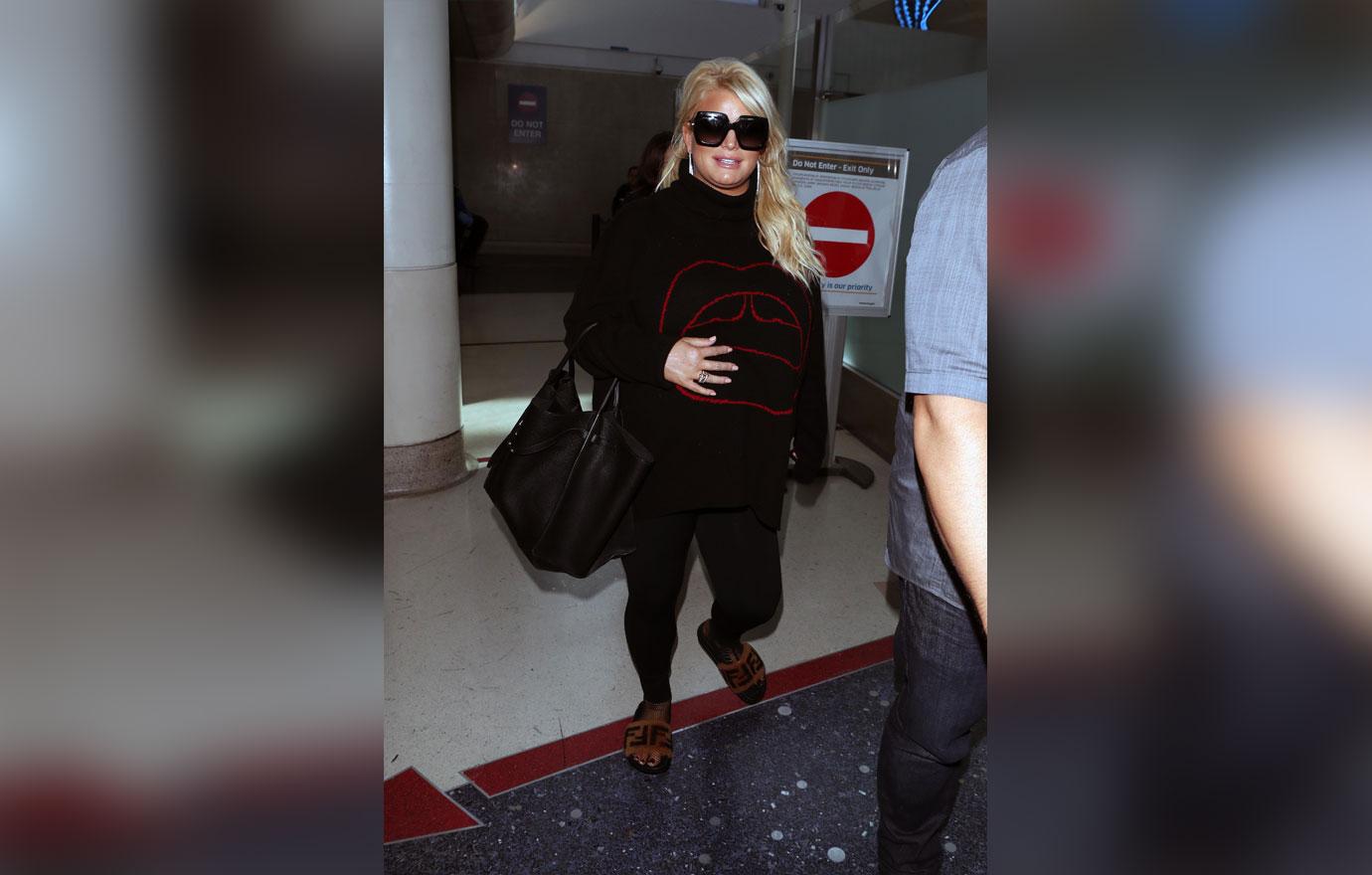 Pregnant Jessica Simpson Baby Bump LAX