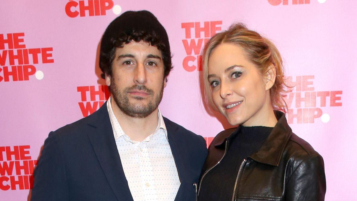 Photo of Jason Biggs and Jenny Mollen
