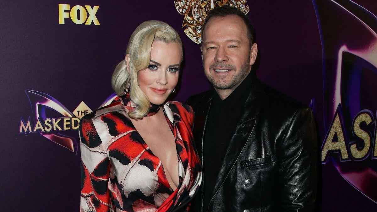 Photo of Jenny McCarthy and Donnie Wahlberg