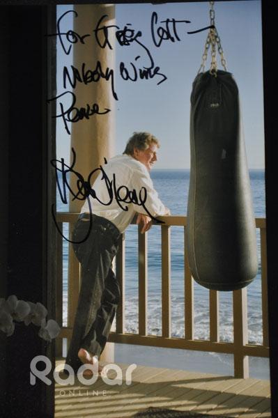 Ryan O'Neal Sent Farrah Fawcett's 'Secreet Love' A Signed Photo With Taunt, 'No One Wins. Peace'