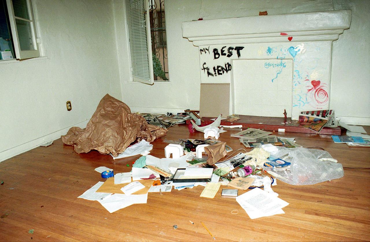 Kurt Cobain's Body Found After Shotgun Suicide Death