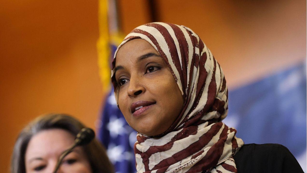 Image of Jake Tapper recently went viral for looking frustrated and shocked during a conversation with a legal analyst about the investigation of Ilhan Omar.