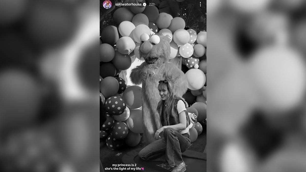 Photo of Suki Waterhouse