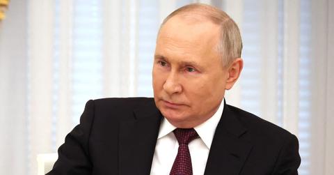 vladimir putin three body doubles standing in alleged death ukraine