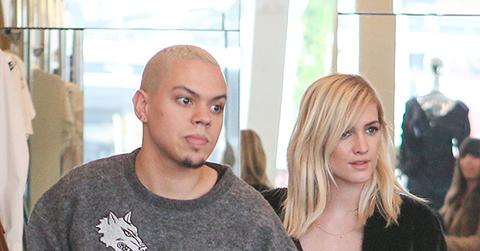 //Ashlee Simpson Christmas Shopping