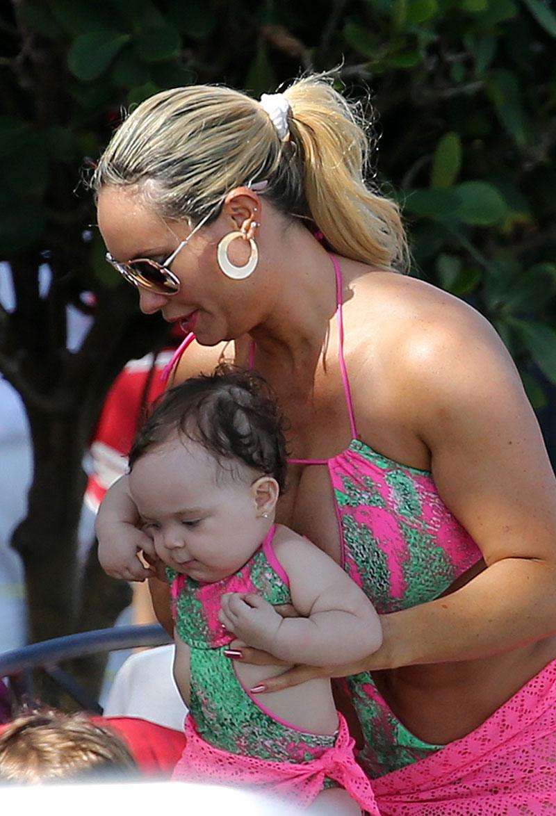 //coco austin bathing suit boobs butt daughter