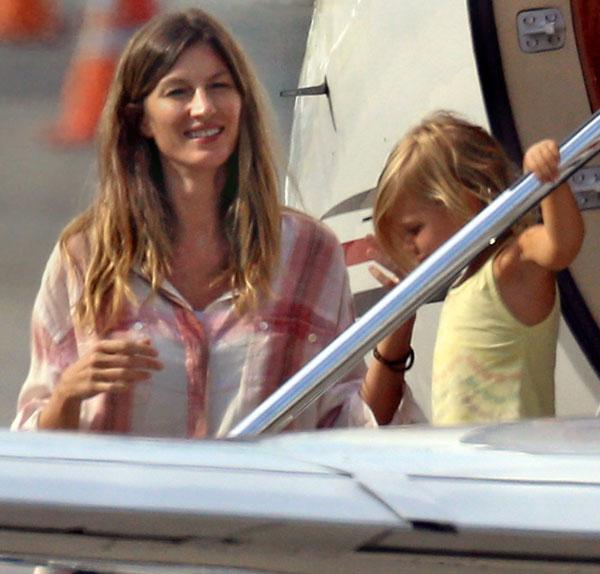 Gisele Bundchen Getting Off Plane