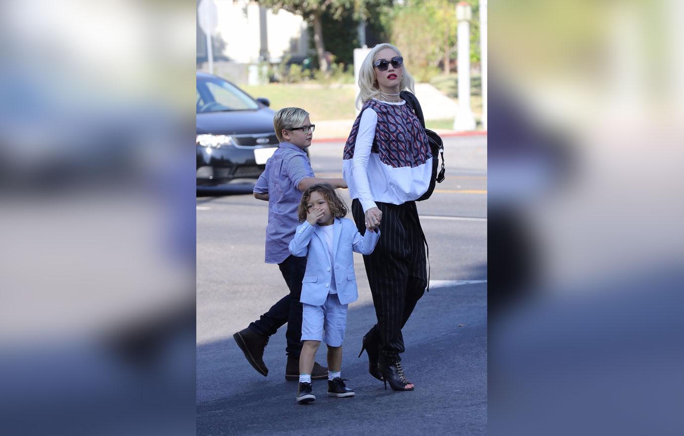 Gwen Stefani Church With Kids Roomy Shirt Pregnancy