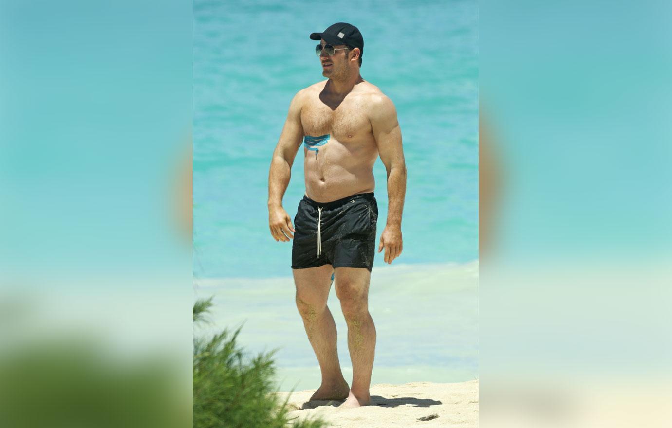 chris pratt shirtless beach body pics