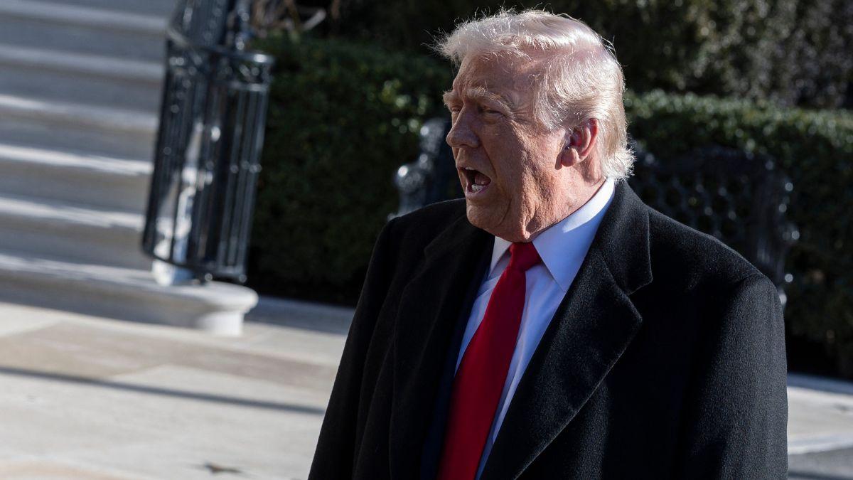 donald trump calls cnn fake news brags biggest mortgage rate drop