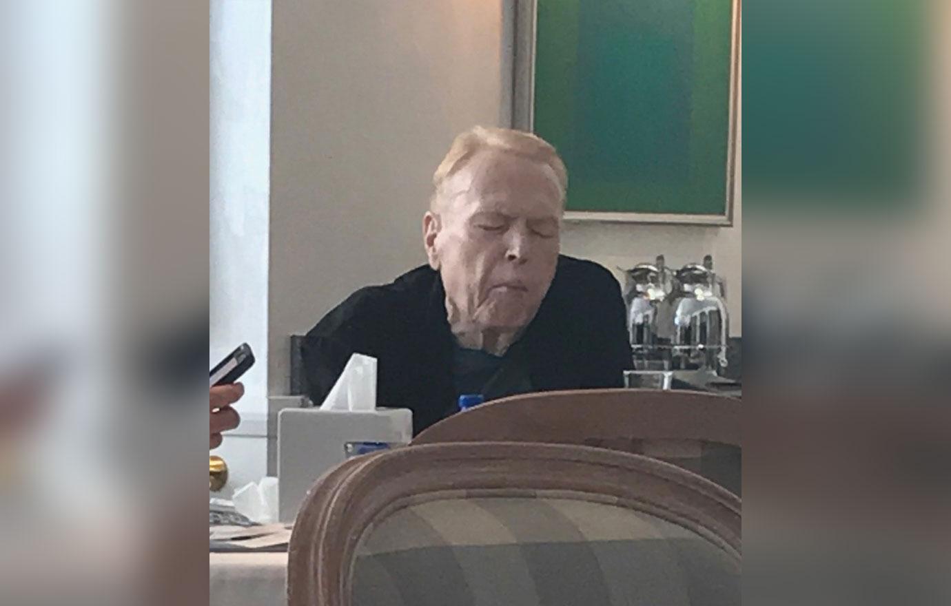 Larry Flynt Looks Gaunt & Pale In Shocking New Photos