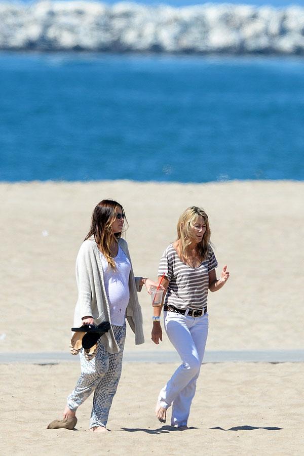 Jessica Biel Pregnant Beach Walk