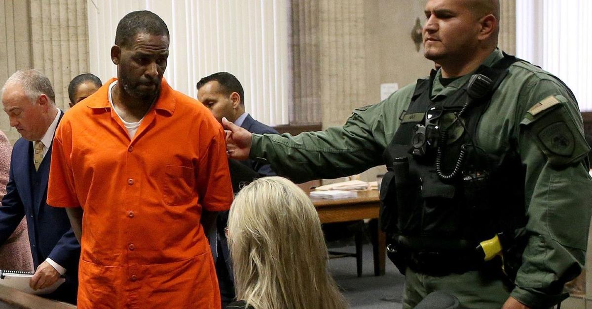 ‘You Are With Us Or Against Us’: Mom Of R. Kelly’s 14-Year-Old Victim Accuses Singer Of Making Threats After Hotel Room Confrontation