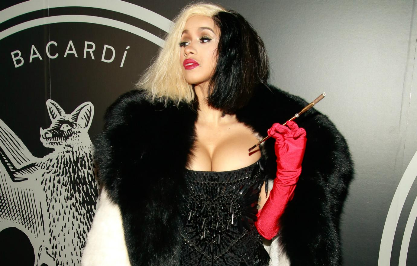 //celebrity halloween costumes cardi b