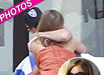 //jennifer aniston justin theroux cabo bikini post_