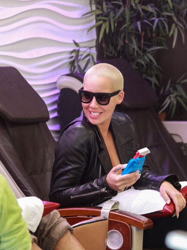 Amber Rose Leggings Photos