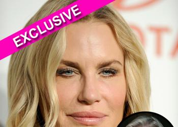 //daryl hannah plastic surgery
