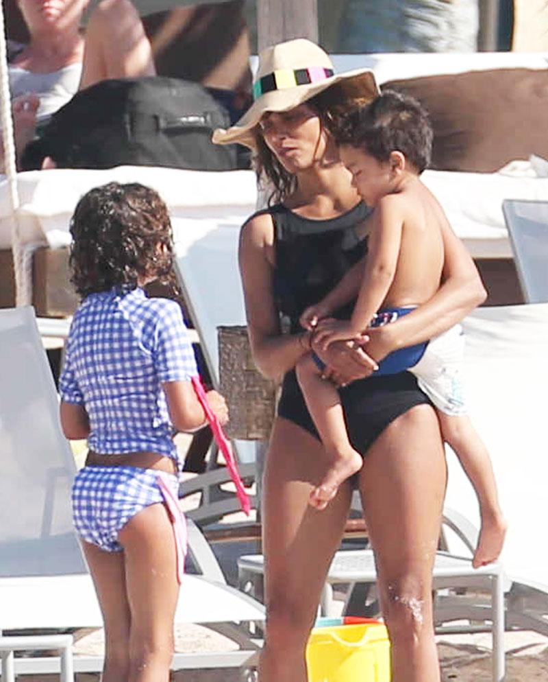 Halle Berry Divorce Olivier Martinez Vacation Mexico