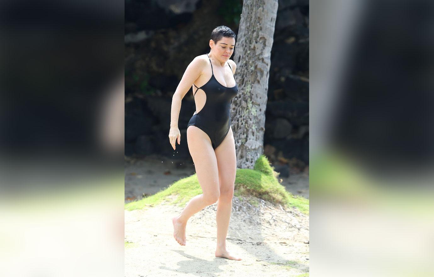 //Rose Mcgowan swimsuit vacation Harvey Weinstein