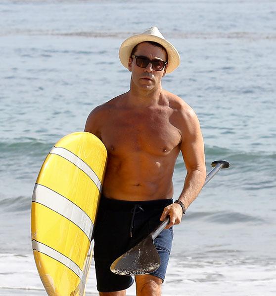 Shirtless Jeremy Piven Paddleboard