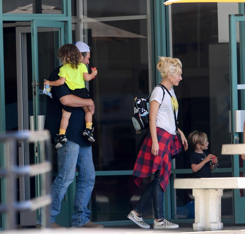 Gwen Stefani Blake Shelton Son Kid Apollo