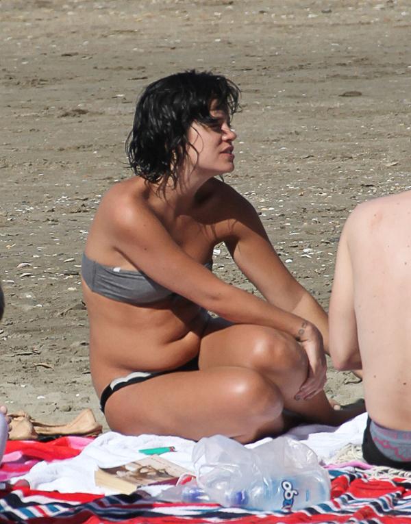 //celebrity photos show bad body parts