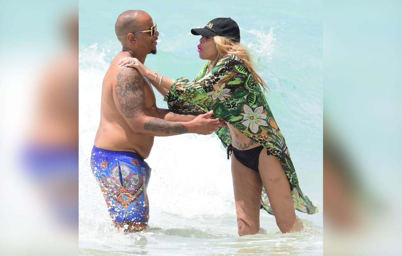 Wendy Williams Bikini Beach Photos