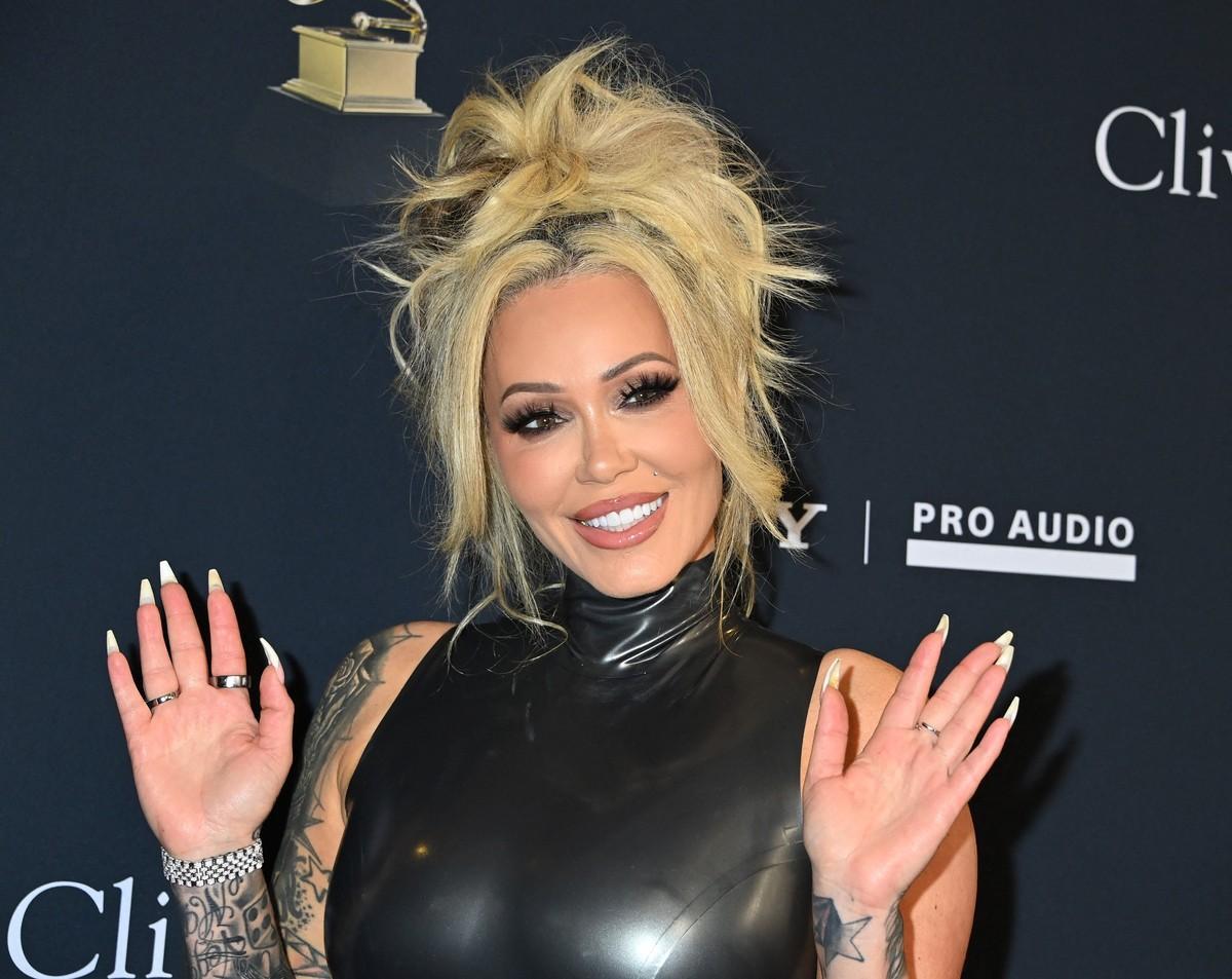 In her memoir 'Stripped Down: Unfiltered and Unapologetic,' Bunnie said Roll accepted her past without judgment.